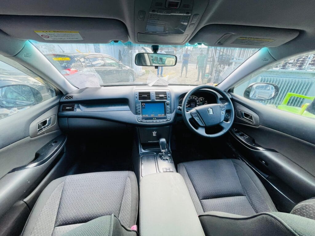 Toyota Crown 2008 for Sale in Dar es salaam