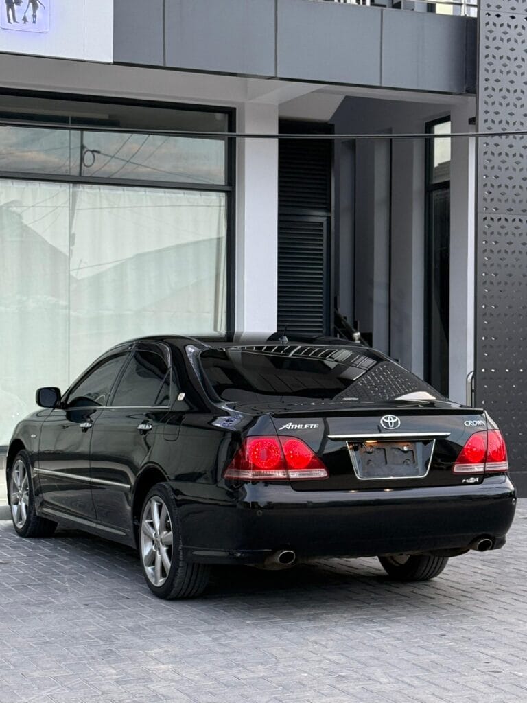 Price Of Toyota Crown 2005 for Sale in Tanzania