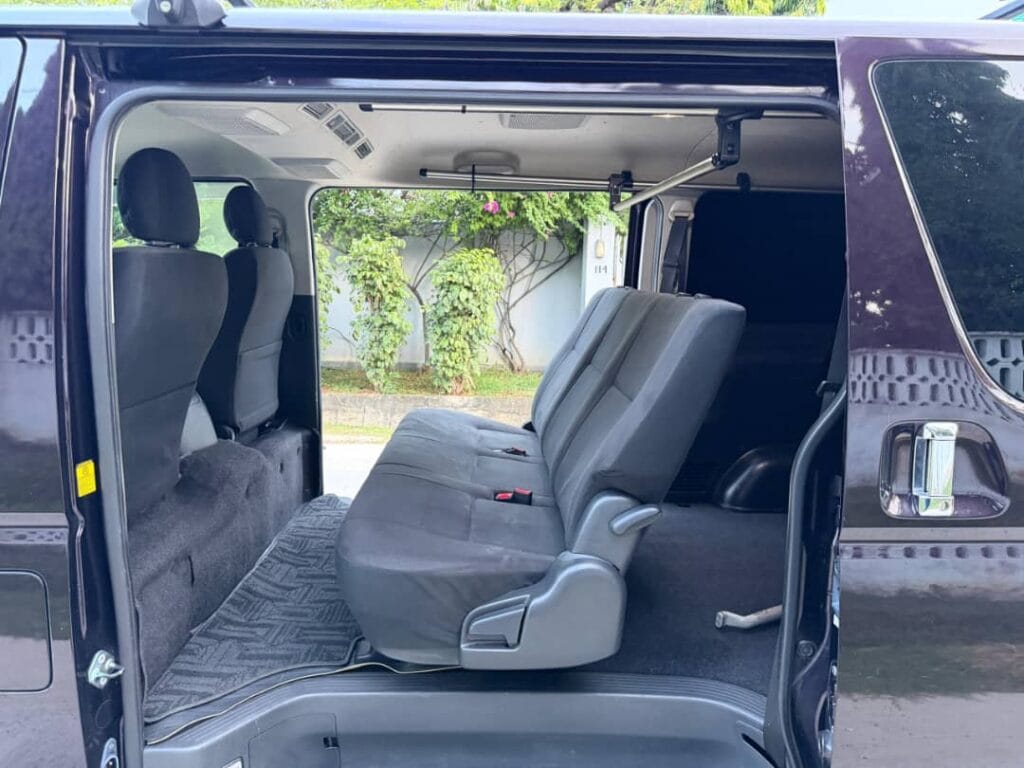 Toyota Hiace 2013 Inauzwa Dar es salaam Tanzania
