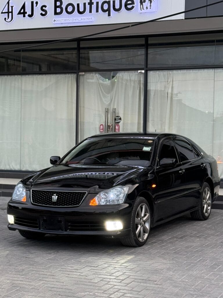 Toyota Crown 2005 for Sale in Dar es salaam