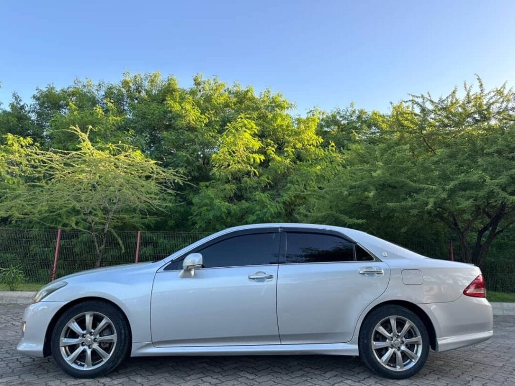 Toyota Crown 2009 for Sale in Iringa
