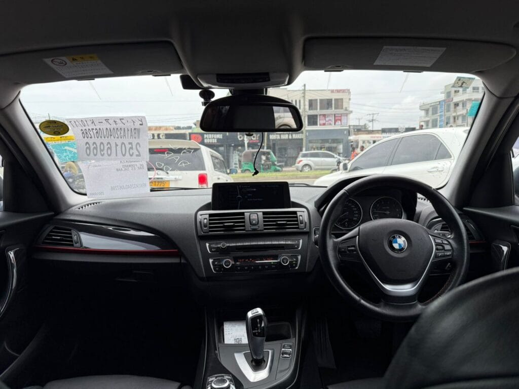 Magari Sokoni BMW 1 Series ya Bei Poa 2012