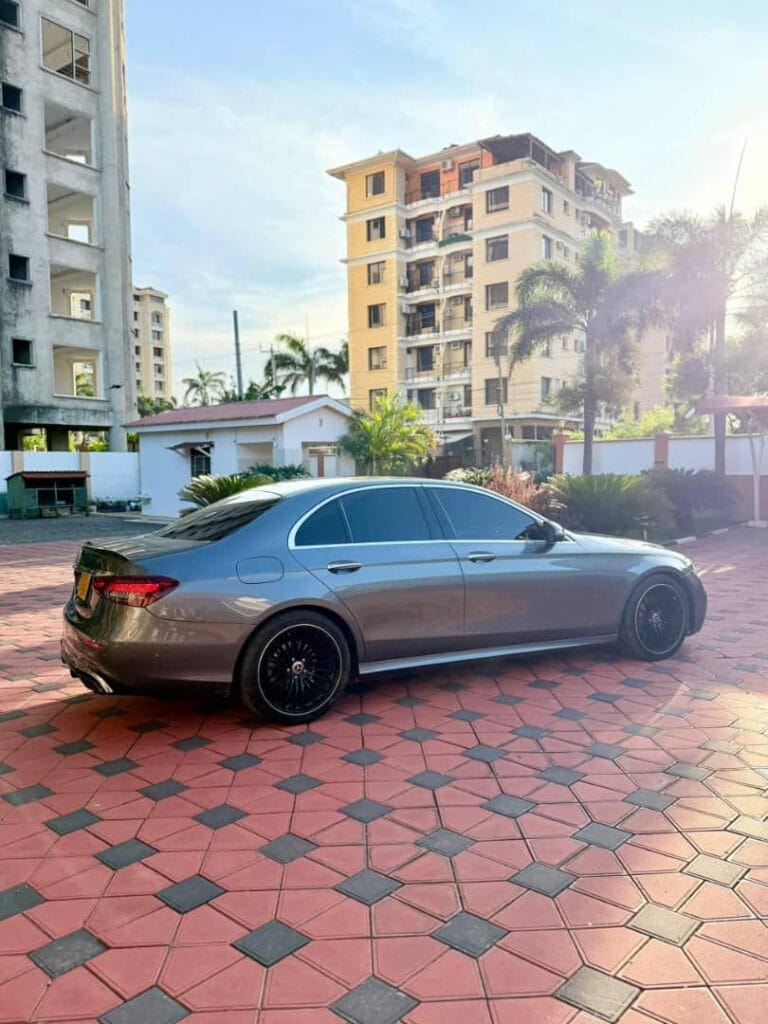 Benz E-Class 2017 for Sale in Dar es salaam