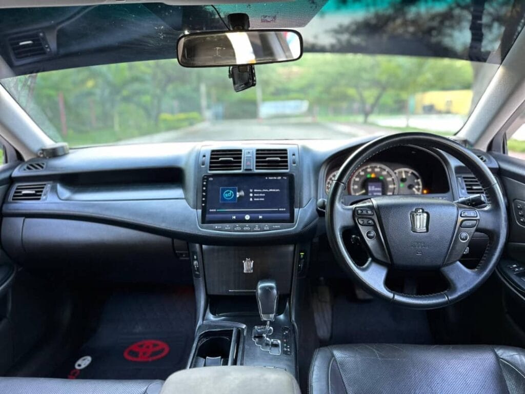 Price Toyota Crown 2009 for Sale in Iringa