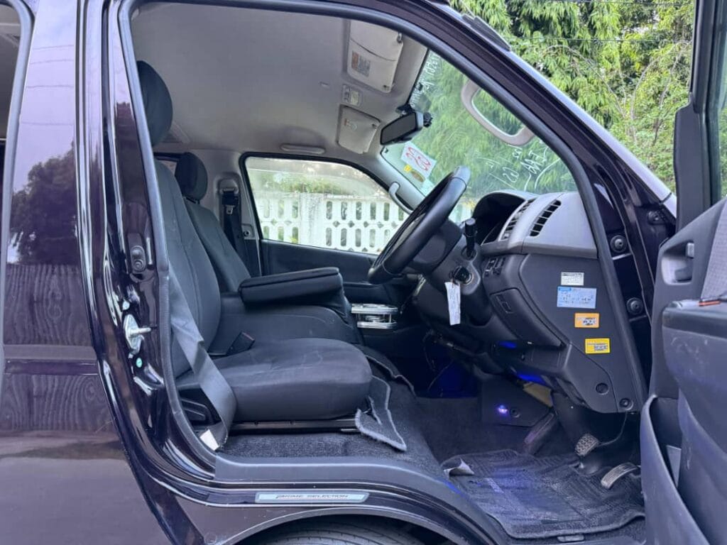 Magari Used Toyota Hiace 2013 Dar es salaam Tanzania