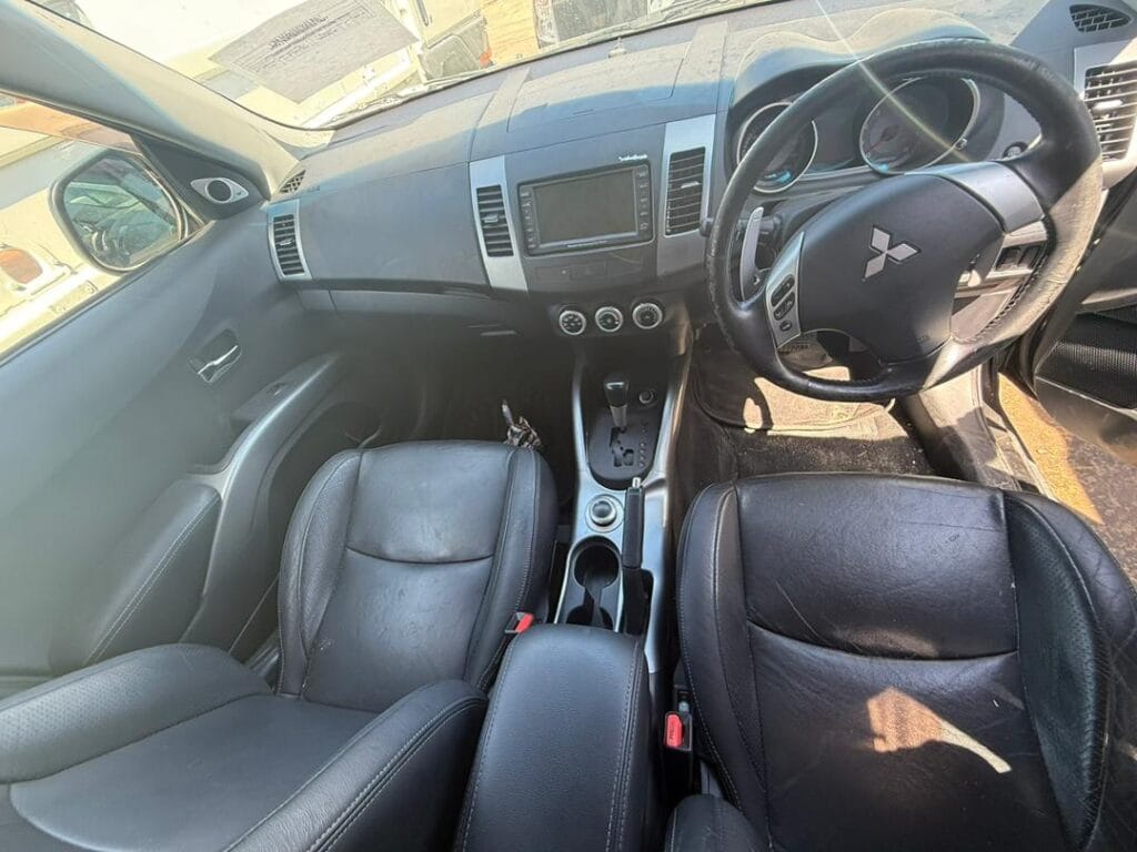 Magari Sokoni Mitsubishi Outlander ya Bei Poa 2008