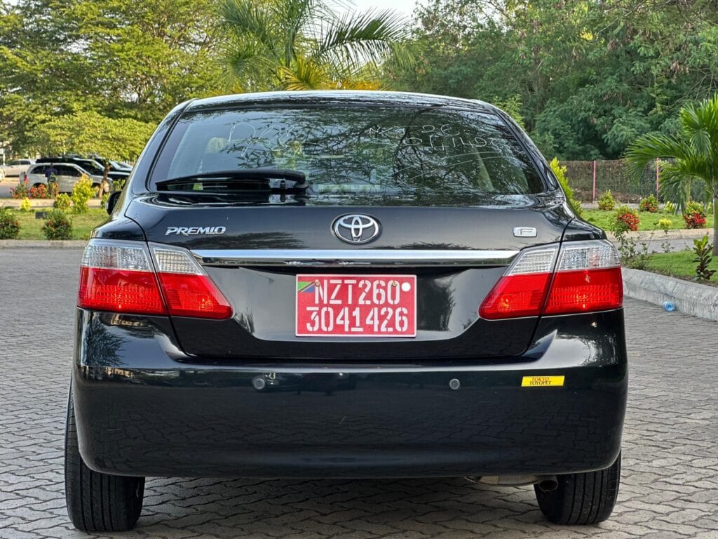 Toyota Premio bei poa sokoni Dar es salaam Tanzania