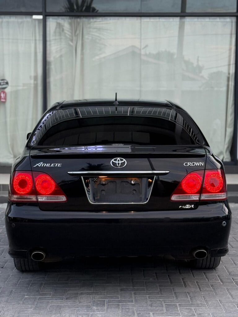 Toyota Crown 2005 for Sale in Dar es salaam