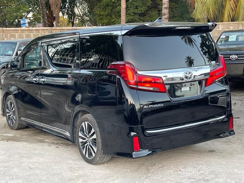 Toyota Alphard 2019 Inauzwa Dar es Salaam Tanzania