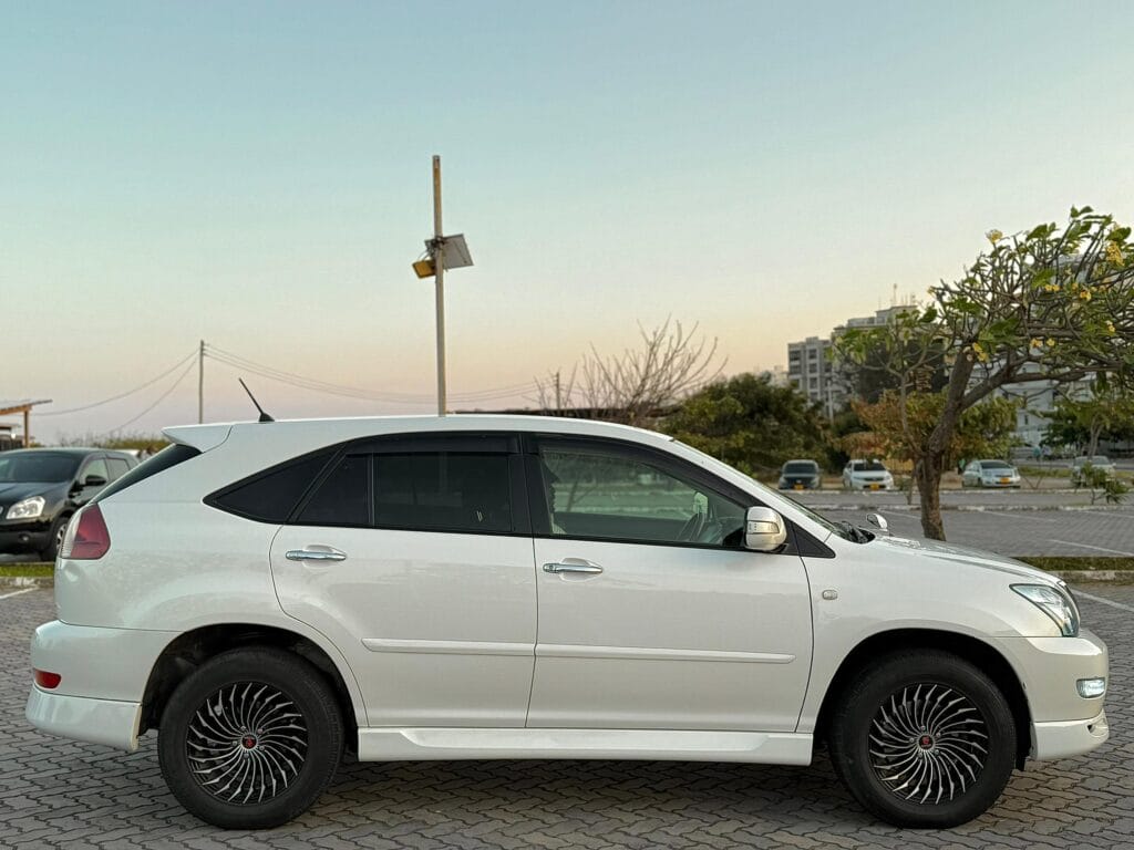 Toyota Harrier 2007 Inauzwa Dar es salaam Tanzania