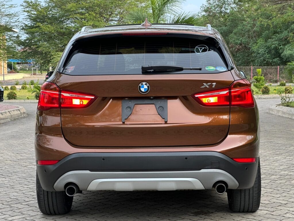 BMW X1 bei poa sokoni Dar es salaam Tanzania