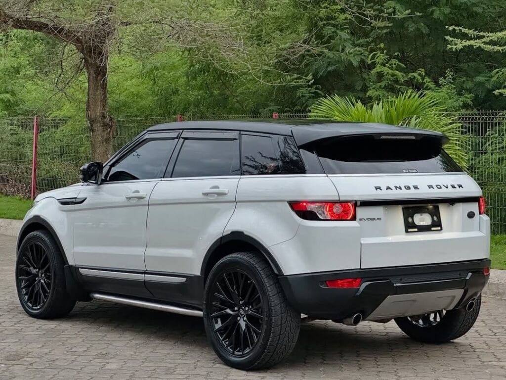 Land Rover Range Rover 2014 for Sale in Dar es salaam