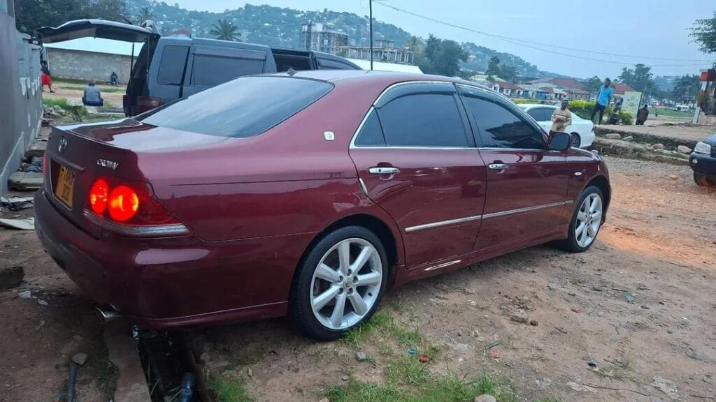 Buy Toyota Crown 2005 for Sale in Dar es salaam