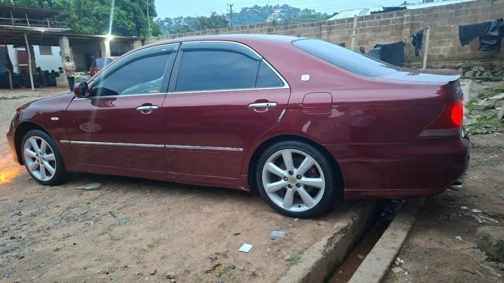 Toyota Crown 2005 for Sale in Dar es salaam