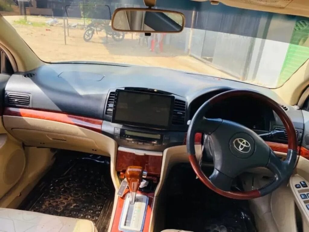 Toyota Premio bei poa sokoni Dar es salaam Tanzania