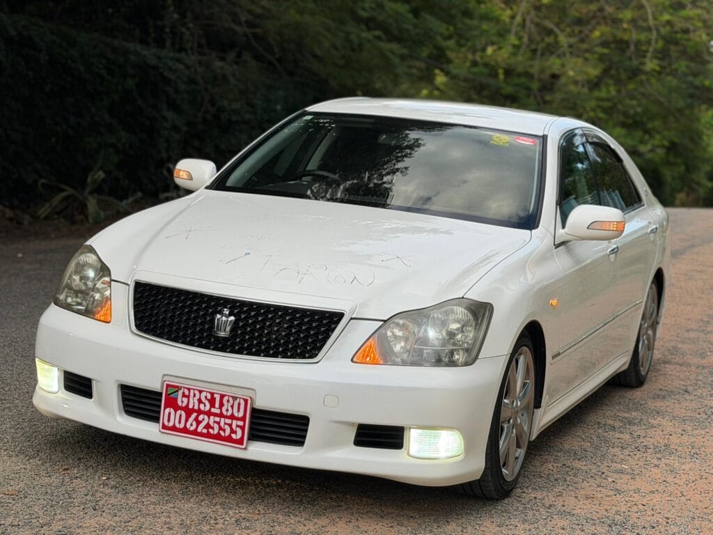 Toyota Crown bei poa sokoni Dar es salaam Tanzania