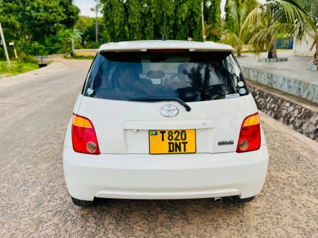 Magari Used Toyota IST 2013 Dar es salaam Tanzania