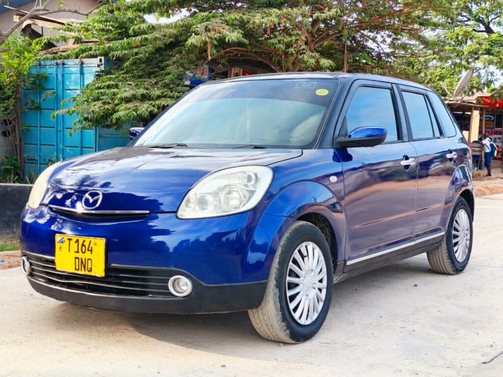 Mazda Verisa 2012 Inauzwa Dar es salaam Tanzania