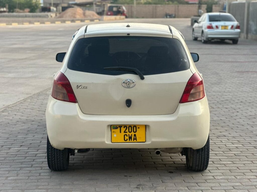 Magari Vitz 2005 lipo Dodoma
