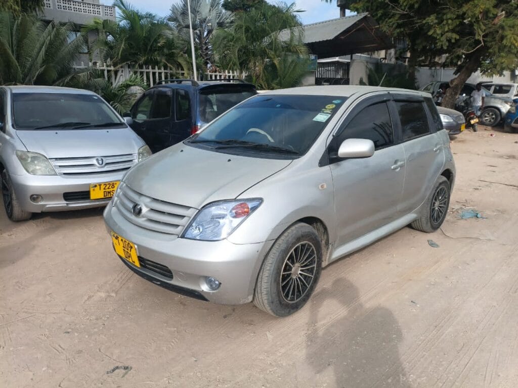 Price Toyota IST 2003 for Sale in Dar es salaam