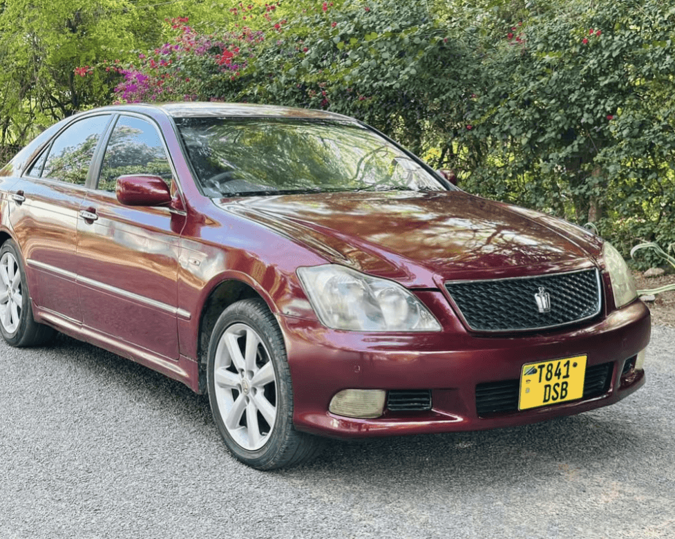 For Sale Toyota Crown 2005 in Dar es salaam