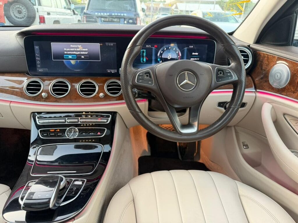 Benz E-Class 2017 for Sale in Dar es salaam
