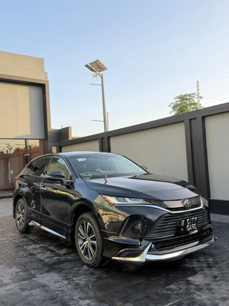 Price Toyota Harrier 2022 for Sale in Dar es salaam