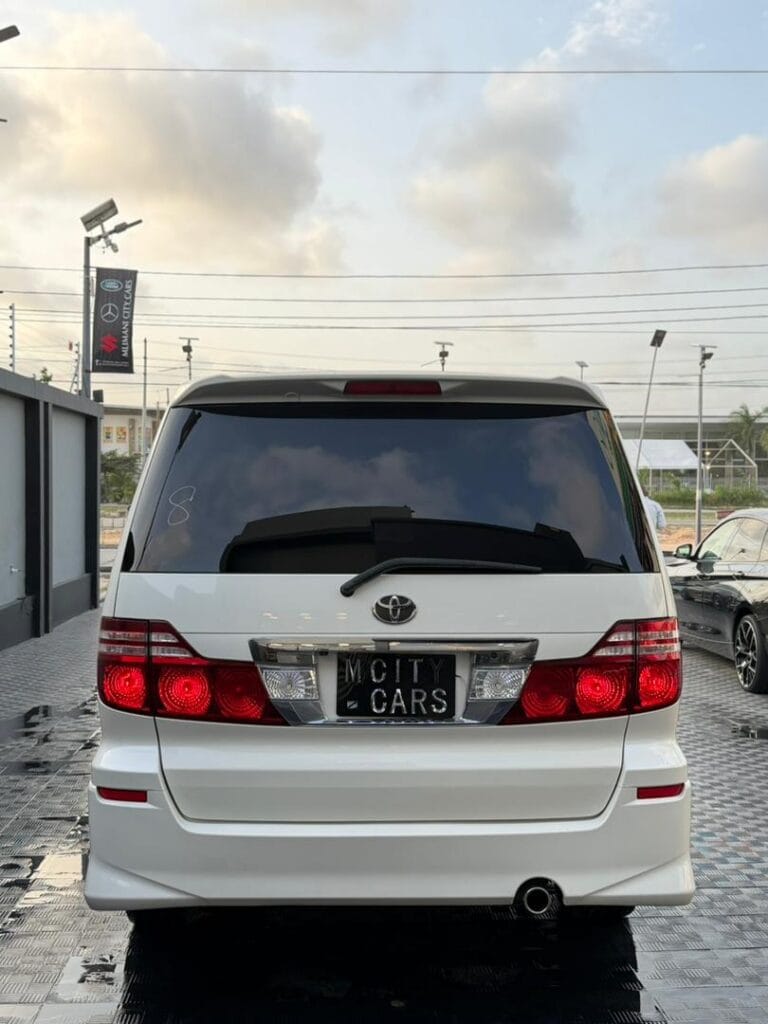 Toyota Alphard bei poa sokoni Dar es salaam Tanzania