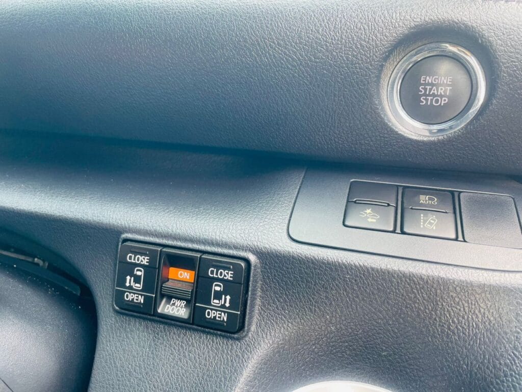 Price Toyota Sienta 2015 for Sale in Dar es salaam