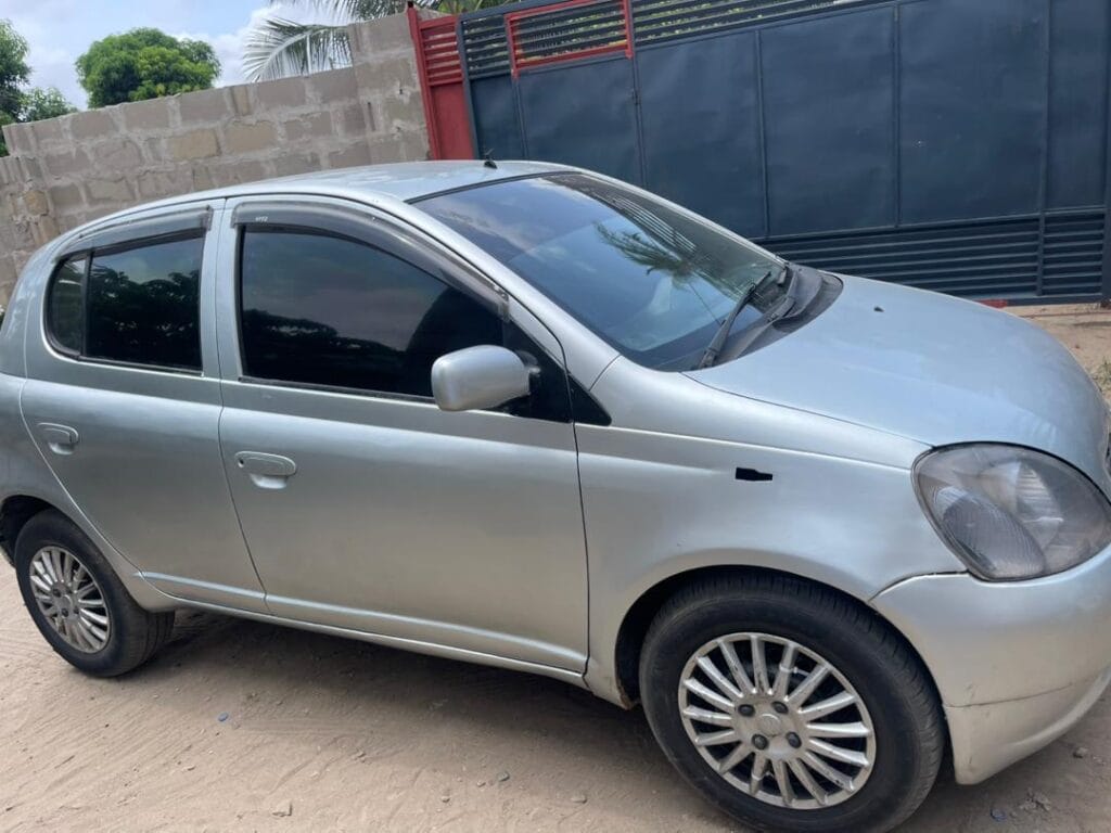 Magari Used Toyota Vitz 2000 Dar es salaam Tanzania