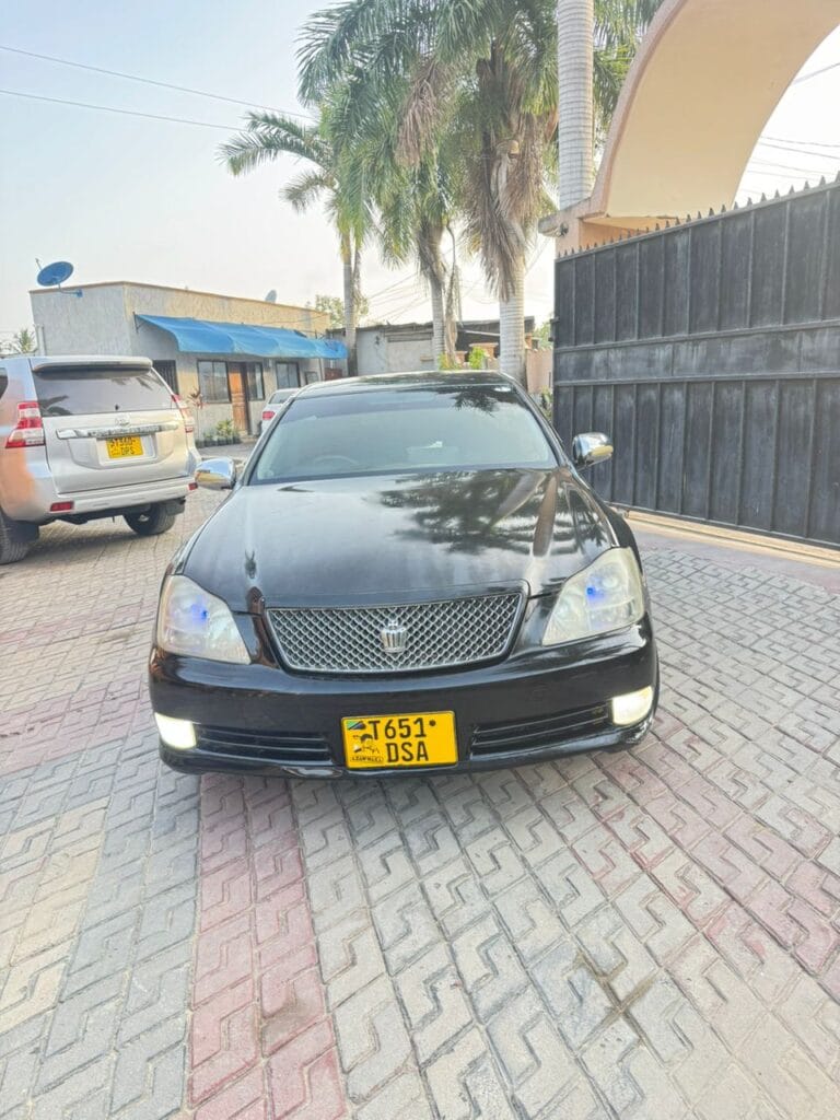 Price Of Toyota Crown 2004 for Sale in Tanzania