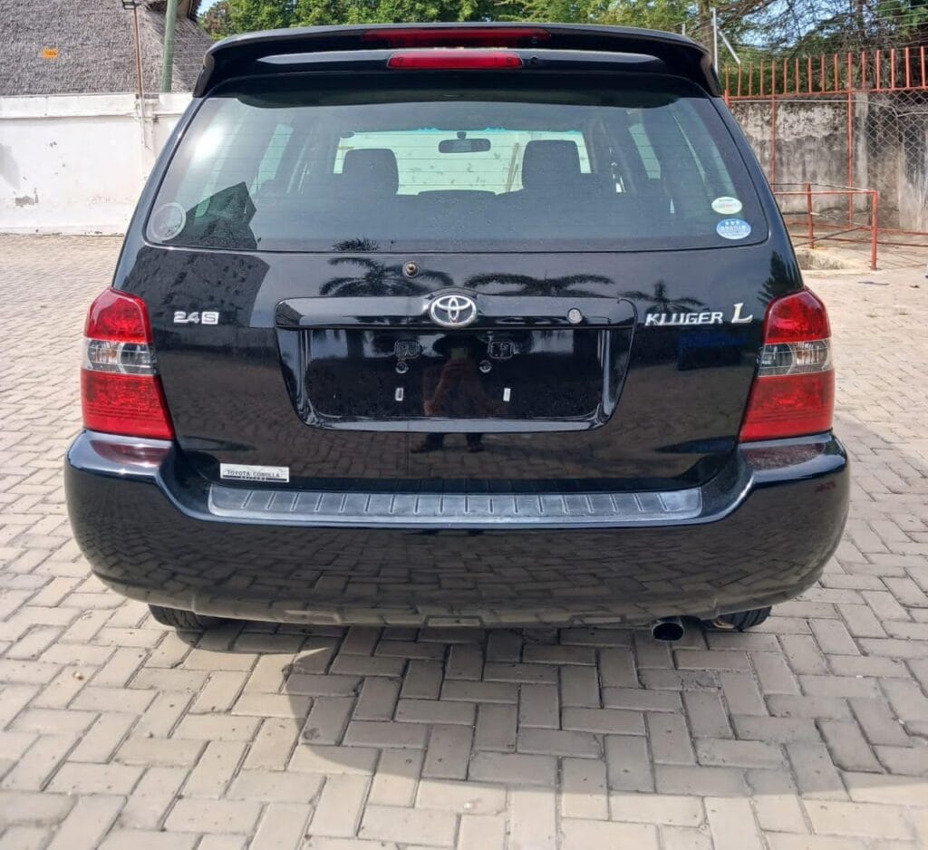 Toyota Kluger 2004 for Sale in Dar es salaam