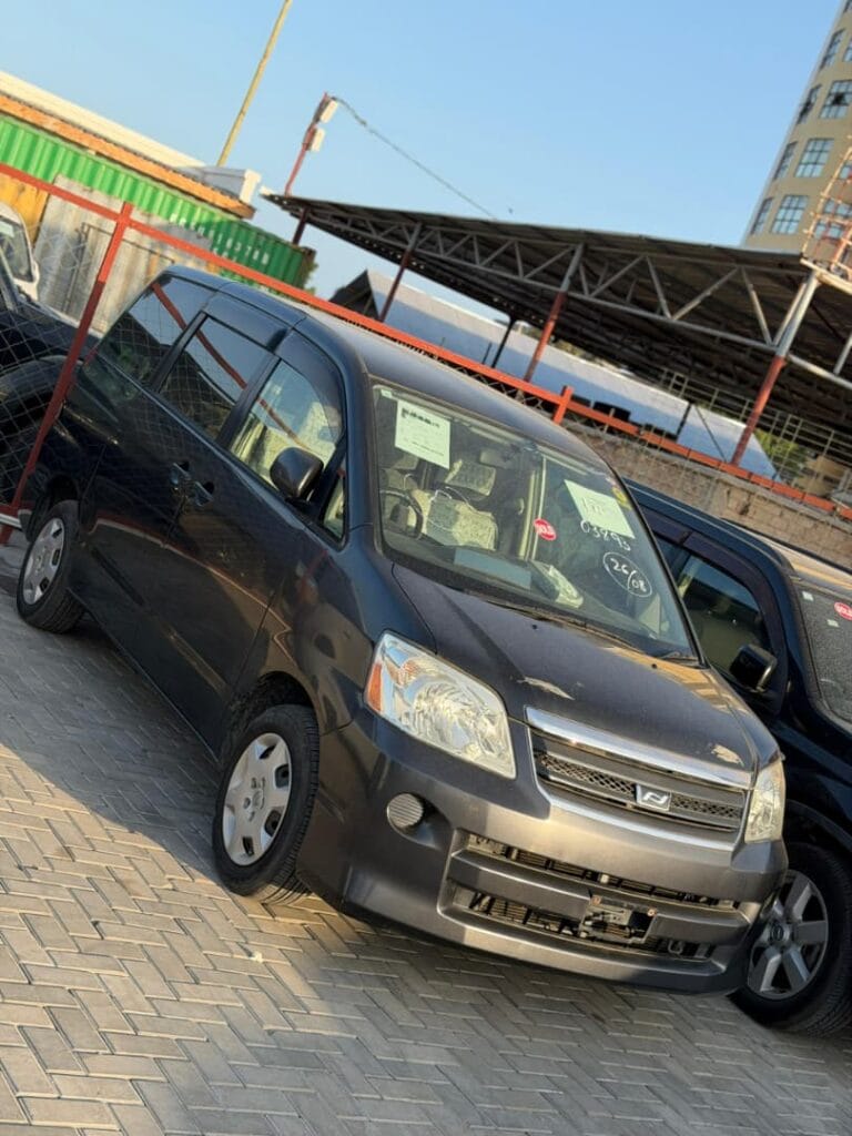 Price Of Toyota Noah 2005 for Sale in Tanzania