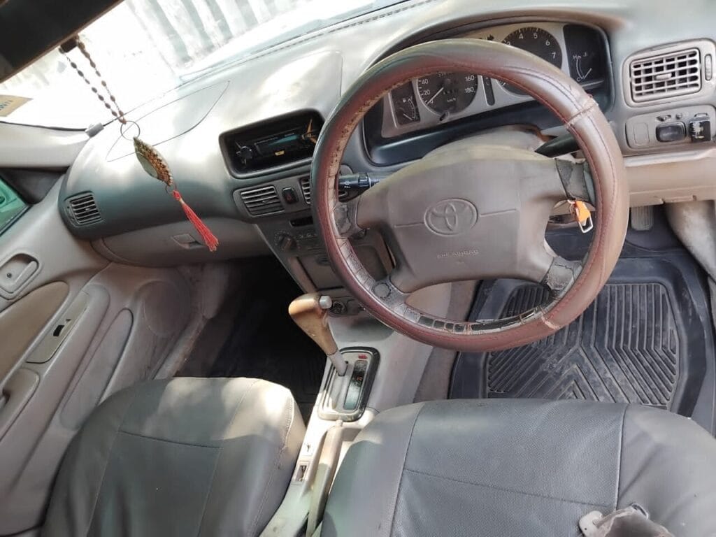 Magari Sokoni Toyota Corolla ya Bei Poa 1999