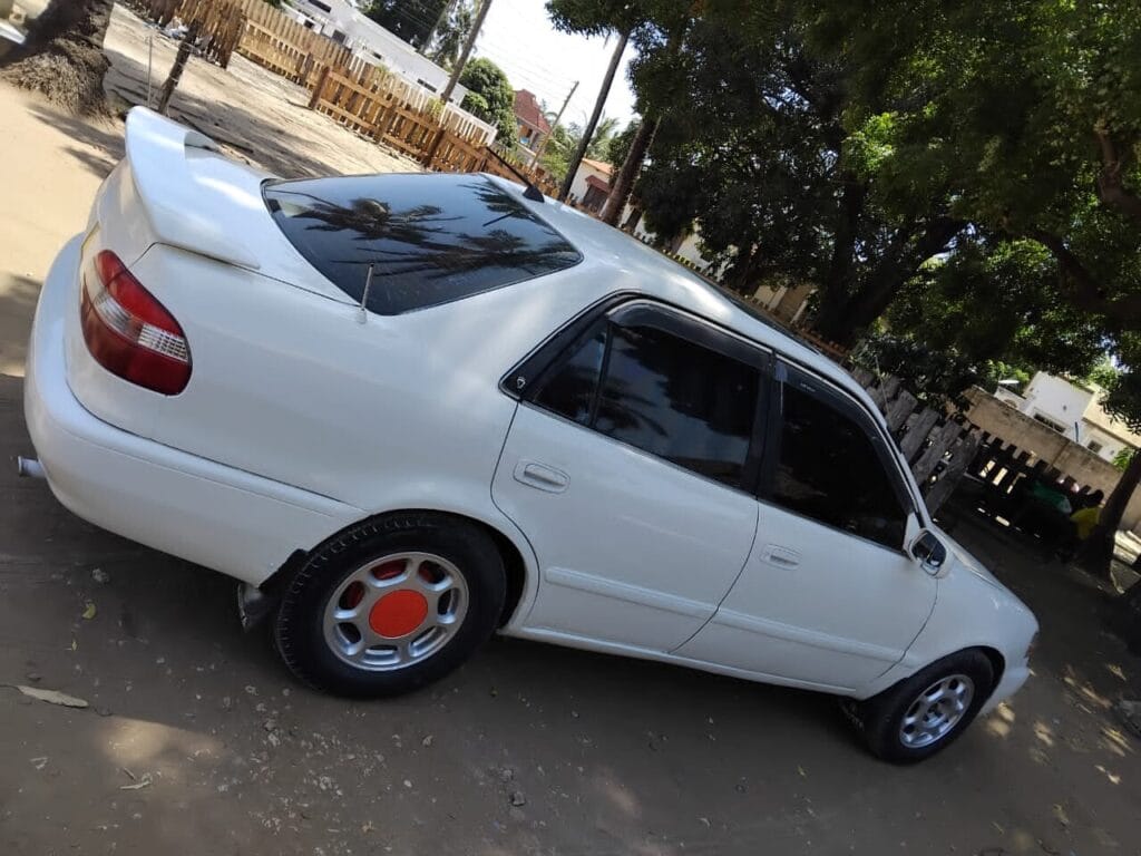 Magari Corolla 1999 lipo Dar es salaam