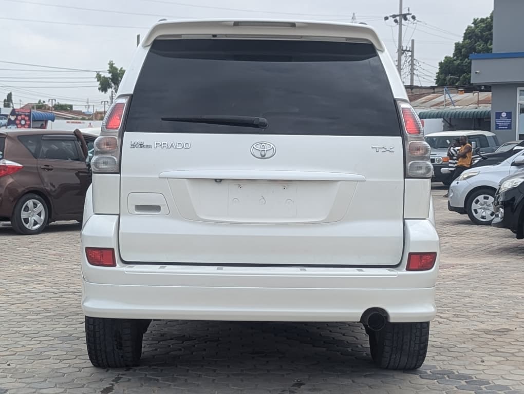 Price Toyota Land Cruiser Prado 2005 for Sale in Dar es salaam