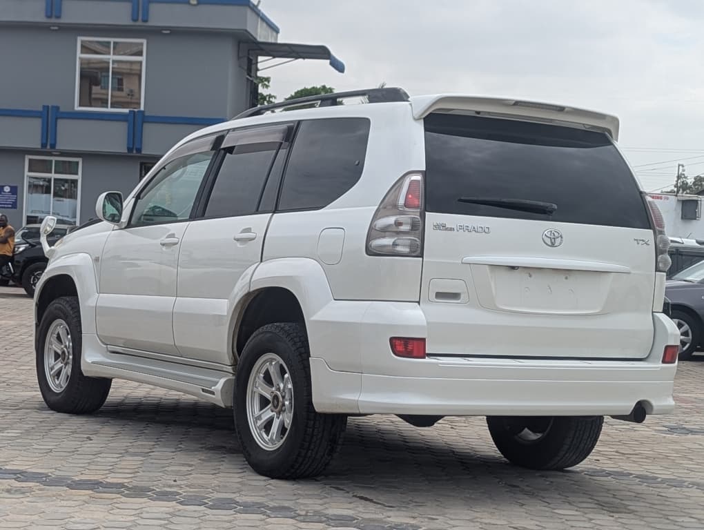 Price Of Toyota Land Cruiser Prado 2005 for Sale in Tanzania