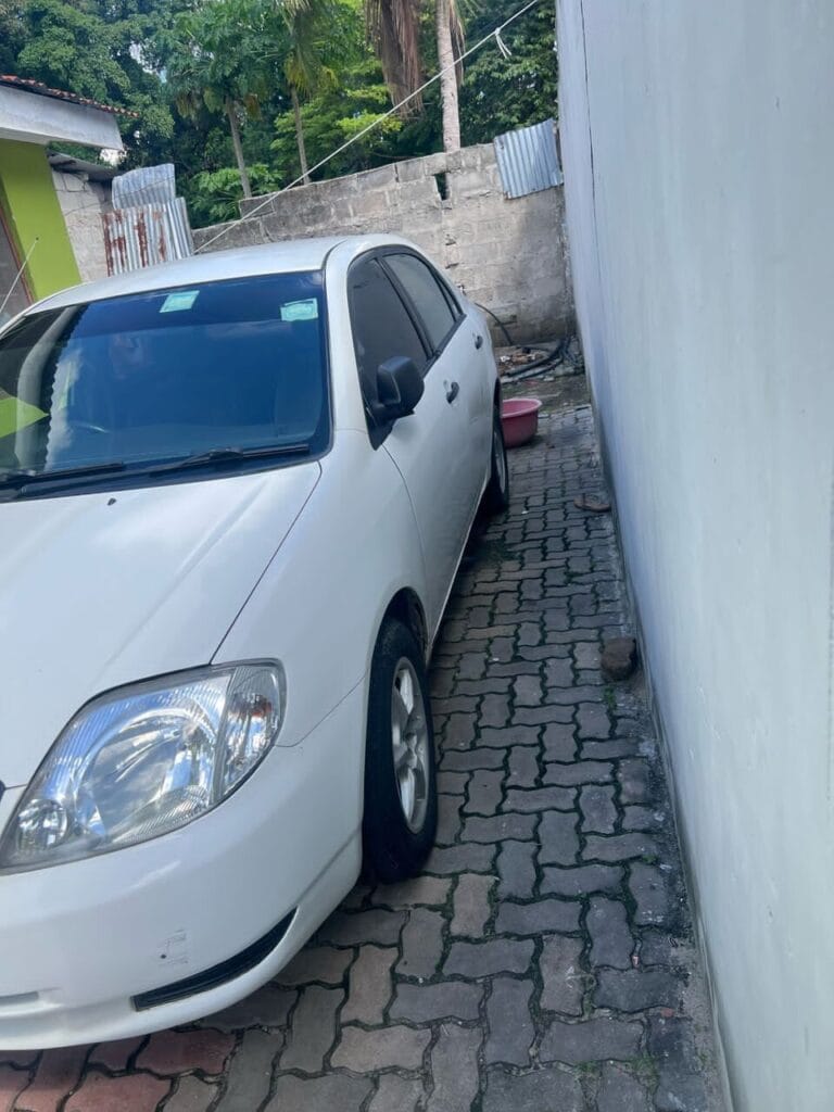 Magari Corolla 2003 lipo Dar es salaam