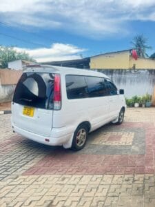 Used Toyota Noah 2000 for Sale in Dar es salaam