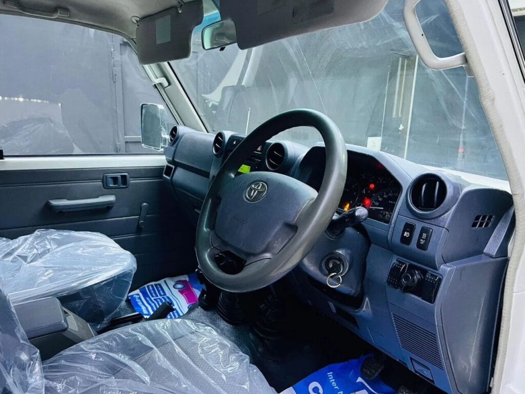 Magari Harrier 2005 lipo Dar es salaam