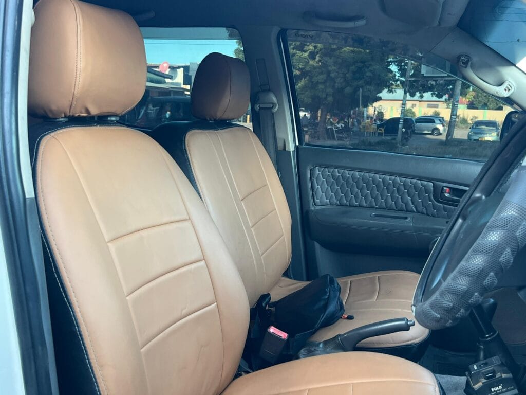 Magari Sokoni Toyota Harrier ya Bei Poa 2005