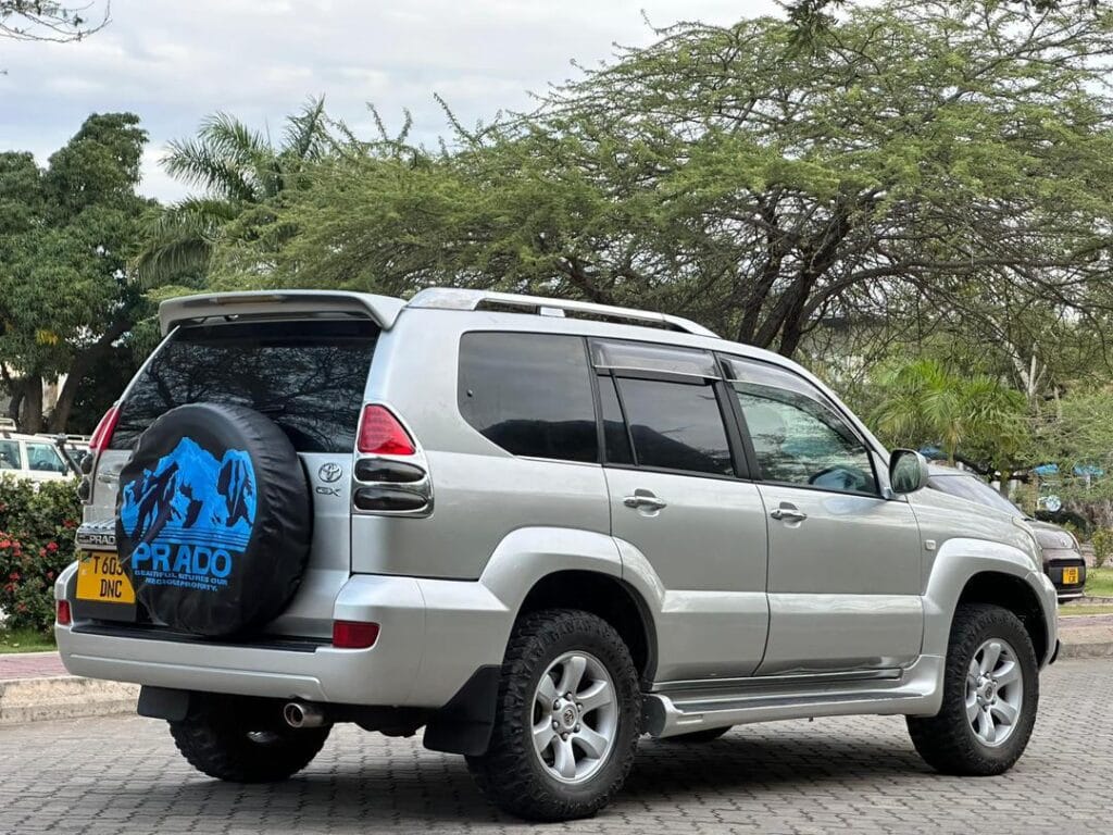 Toyota Land Cruiser Prado bei poa sokoni Dar es salaam Tanzania