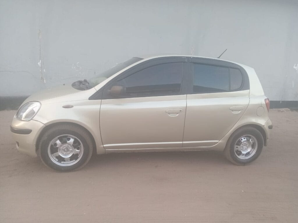 Bei ya Toyota Vitz 2004 Sokoni Dar es salaam Tanzania