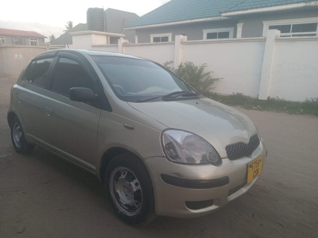 Magari Vitz 2004 lipo Dar es salaam