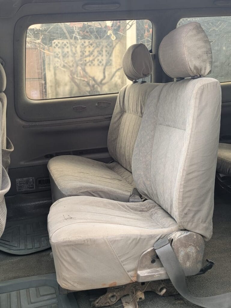 Magari Sokoni Toyota Noah ya Bei Poa 2001