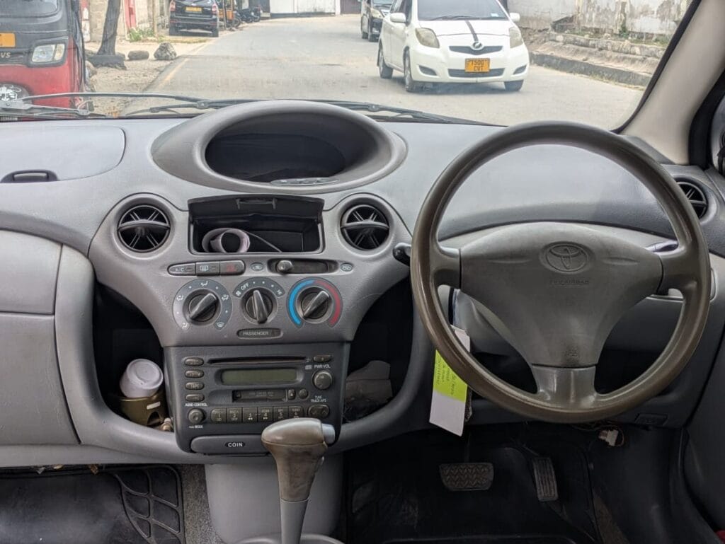 Bei ya Toyota Vitz 2003 Sokoni Dar es salaam Tanzania