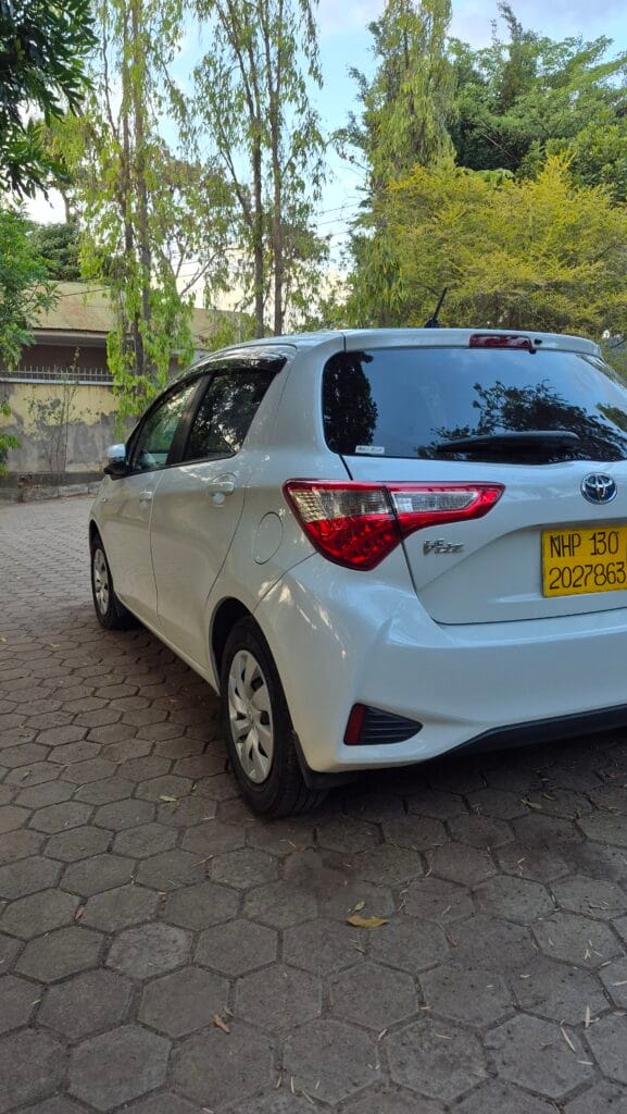 Toyota Vitz bei poa sokoni Arusha Tanzania