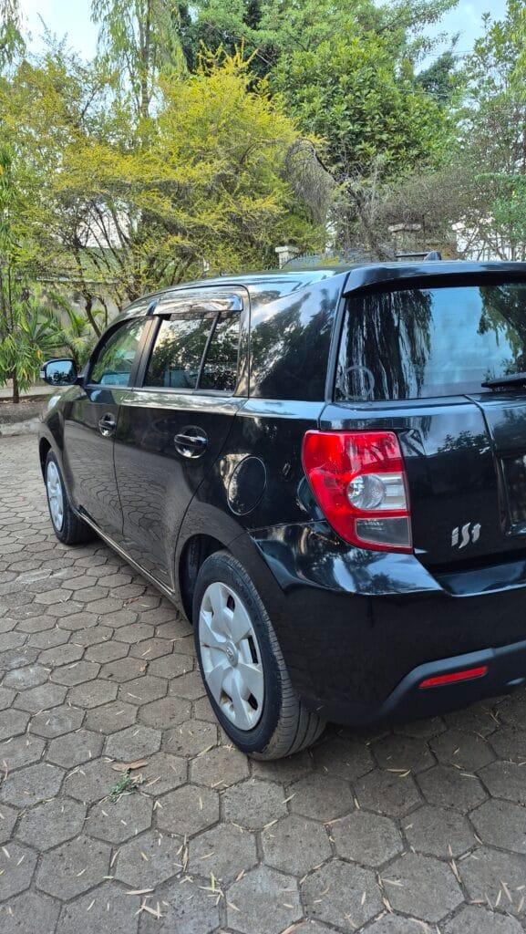 Toyota IST bei poa sokoni Arusha Tanzania