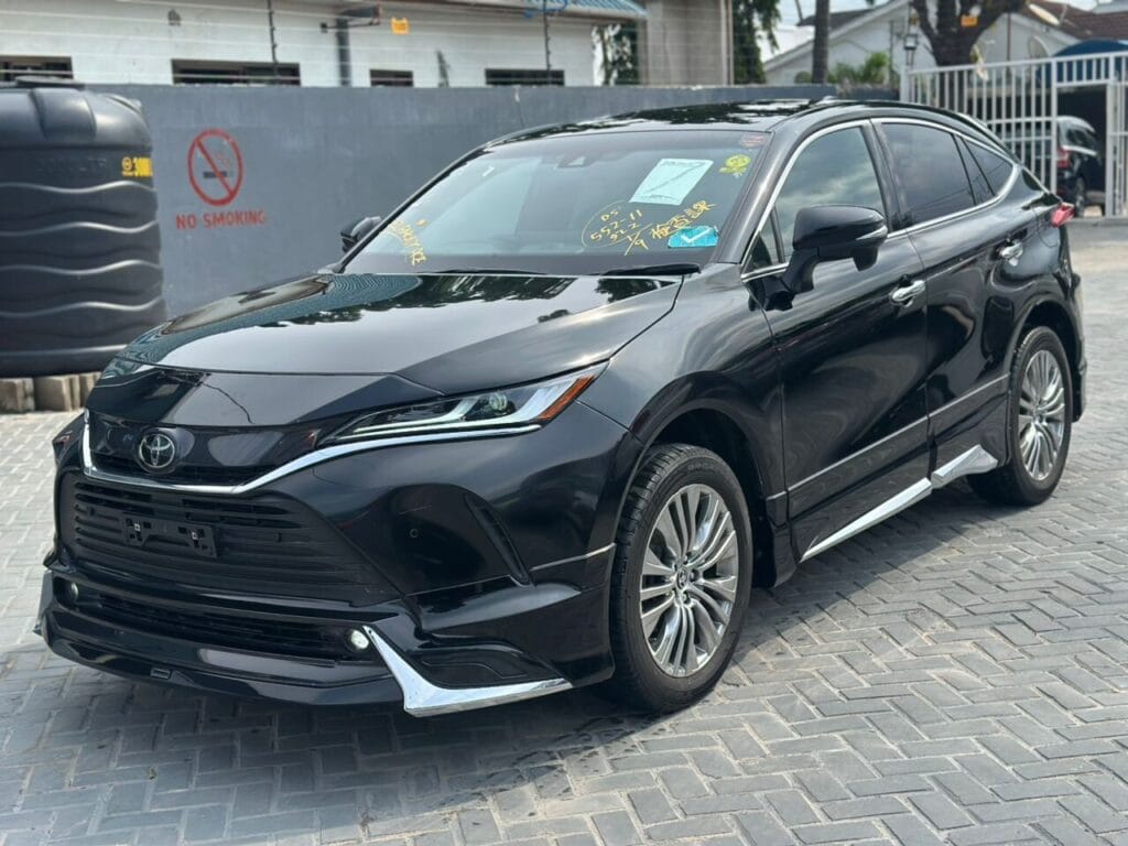 Toyota Harrier bei poa sokoni Dar es salaam Tanzania