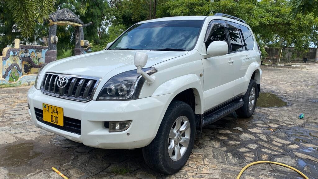 Toyota Land Cruiser Prado bei poa sokoni Dar es salaam Tanzania